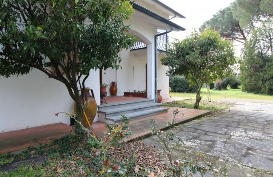 Vendita Palazzo Zona tranquilla Cascina Toscana